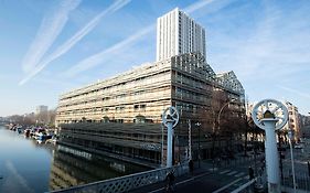 Holiday Inn Express Paris-canal De La Villette  3*